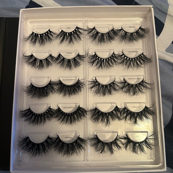 Hollywood Lash Jet-setter Collection - Picture 4 of 4